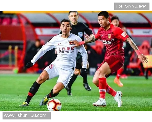 足球转会市场热点及内幕揭秘